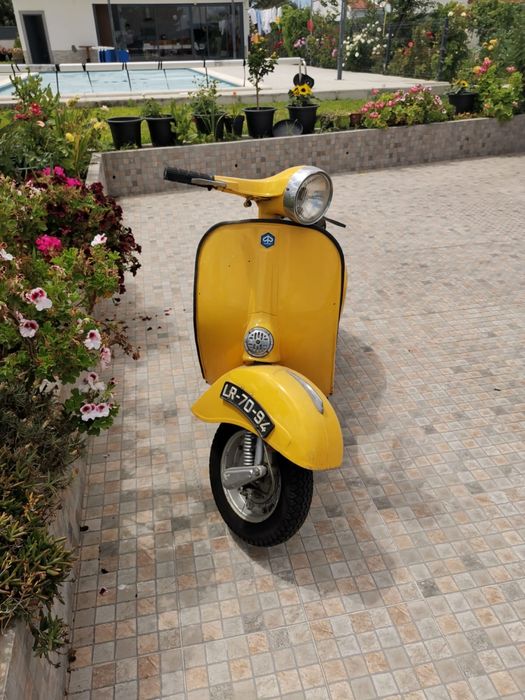 Vespas rallyl e sprint 5 mil euros cada uma