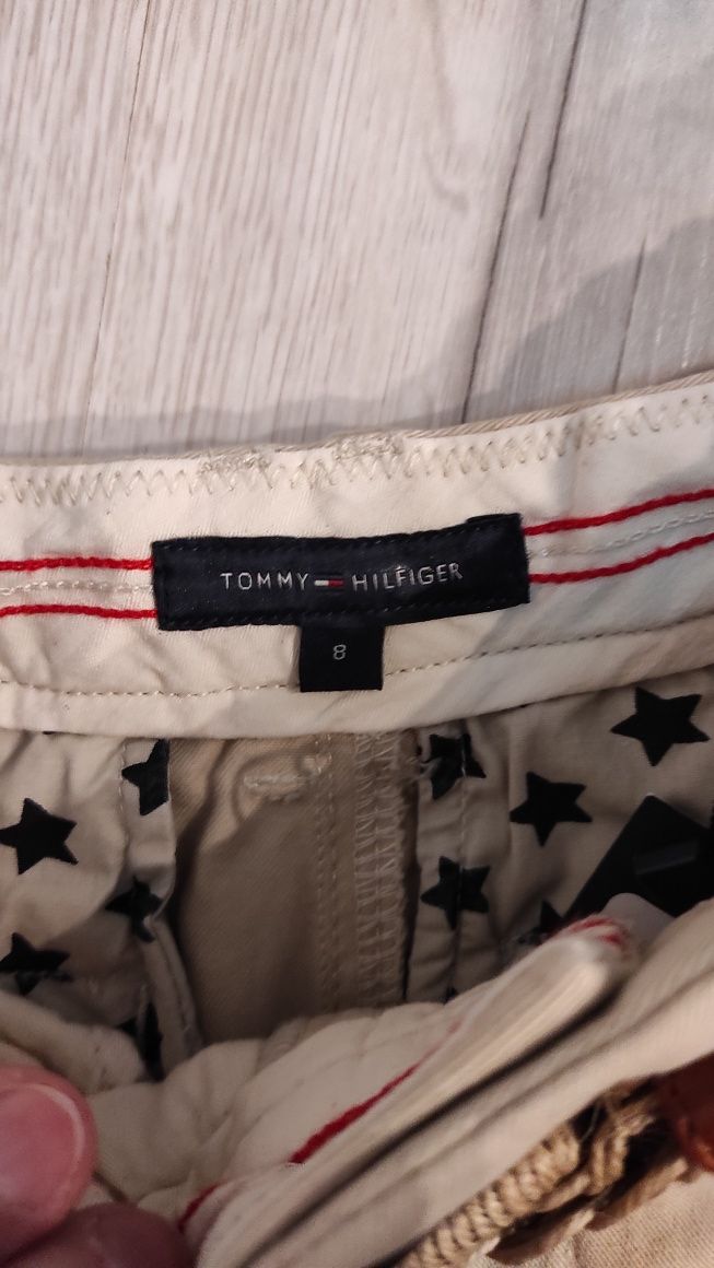 Spodenki krótkie firmy Tommy Hilfiger rozmiar 7-8 lat