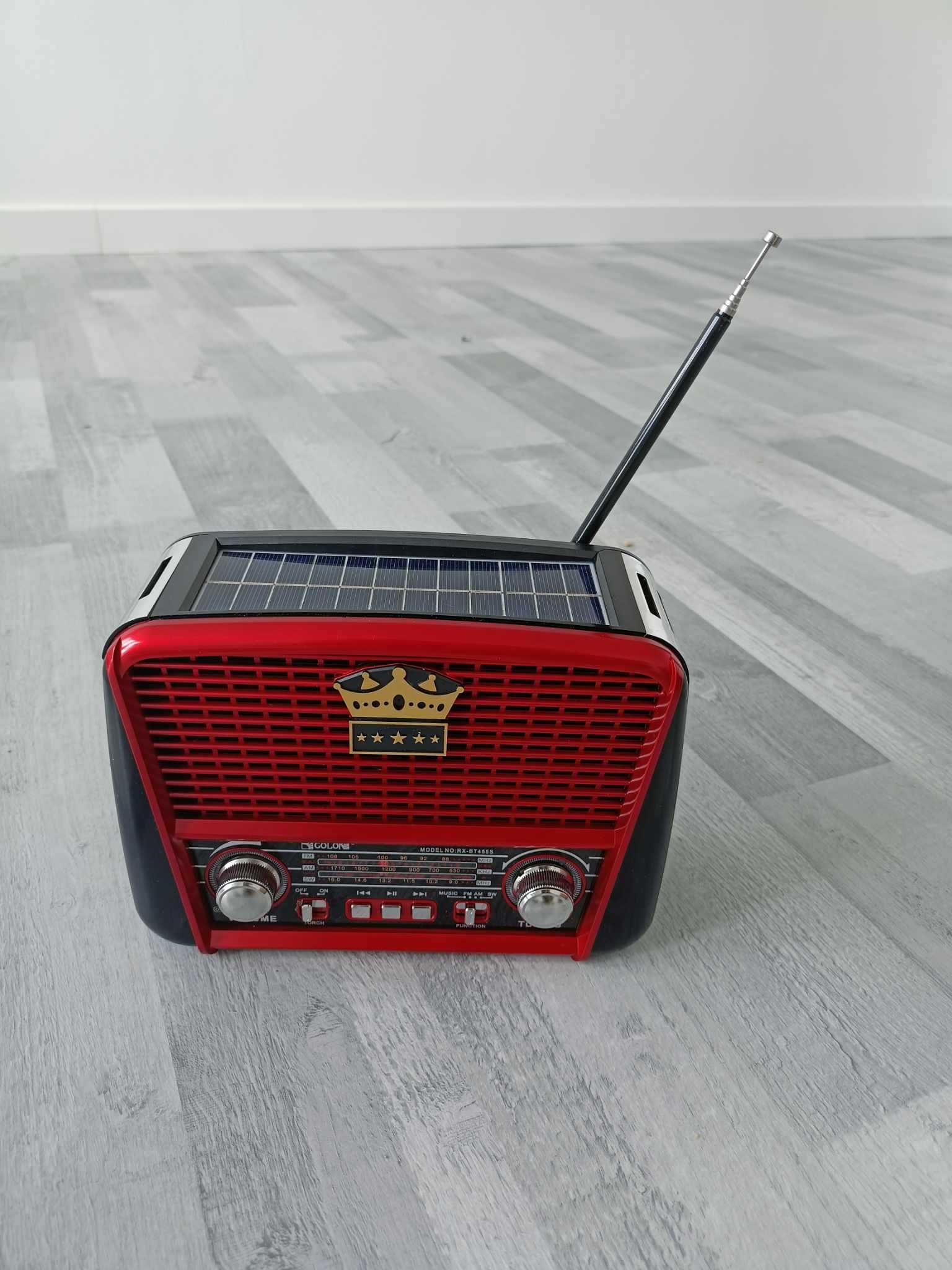 Radio solarne w stylu retro