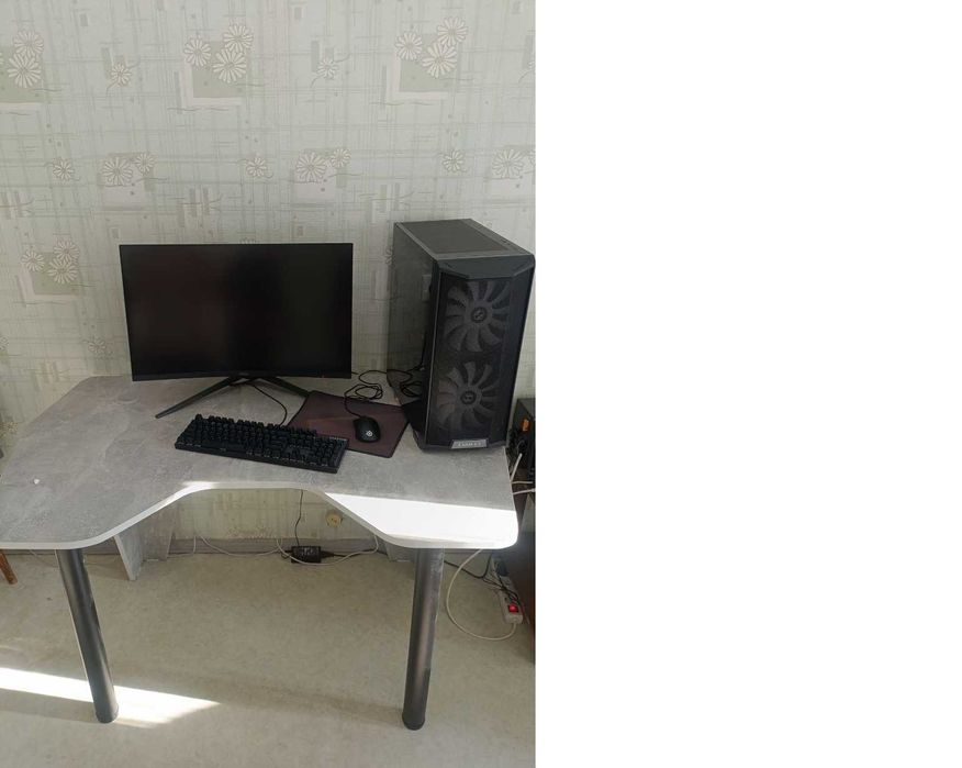 Продам  компьютерный стол