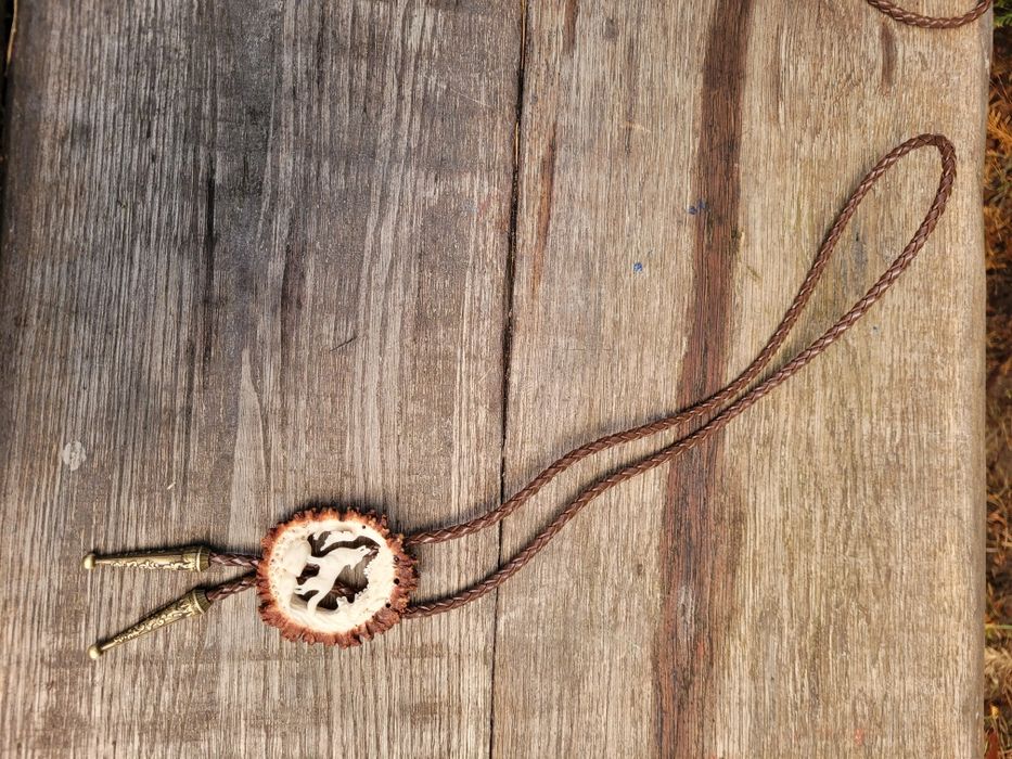 Sarna rogacz parostki koziołek Bolo krawatnik rękodzieło w róży jeleni