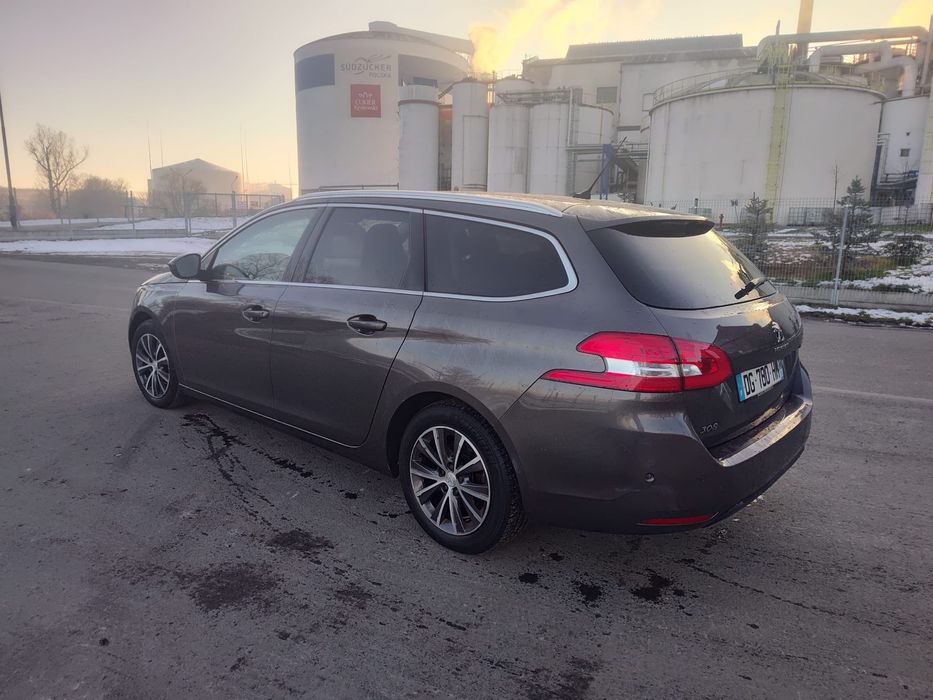 Sprzedam samochod peugeot 308.
