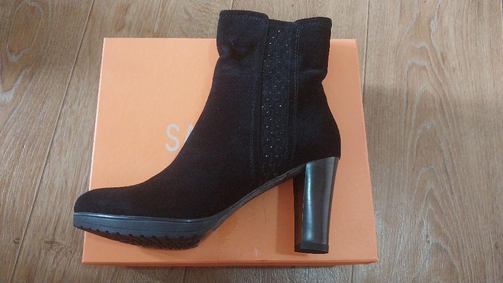 Сапожки замшевые