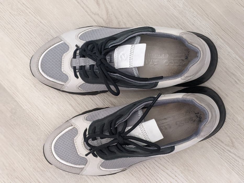 Жіночі кросівки ecco