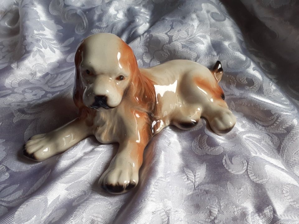 Porcelana PRL pies bernardyn/ beagle ceramika
