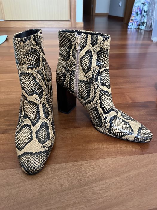 Botins em Padrão de Cobra da H&M