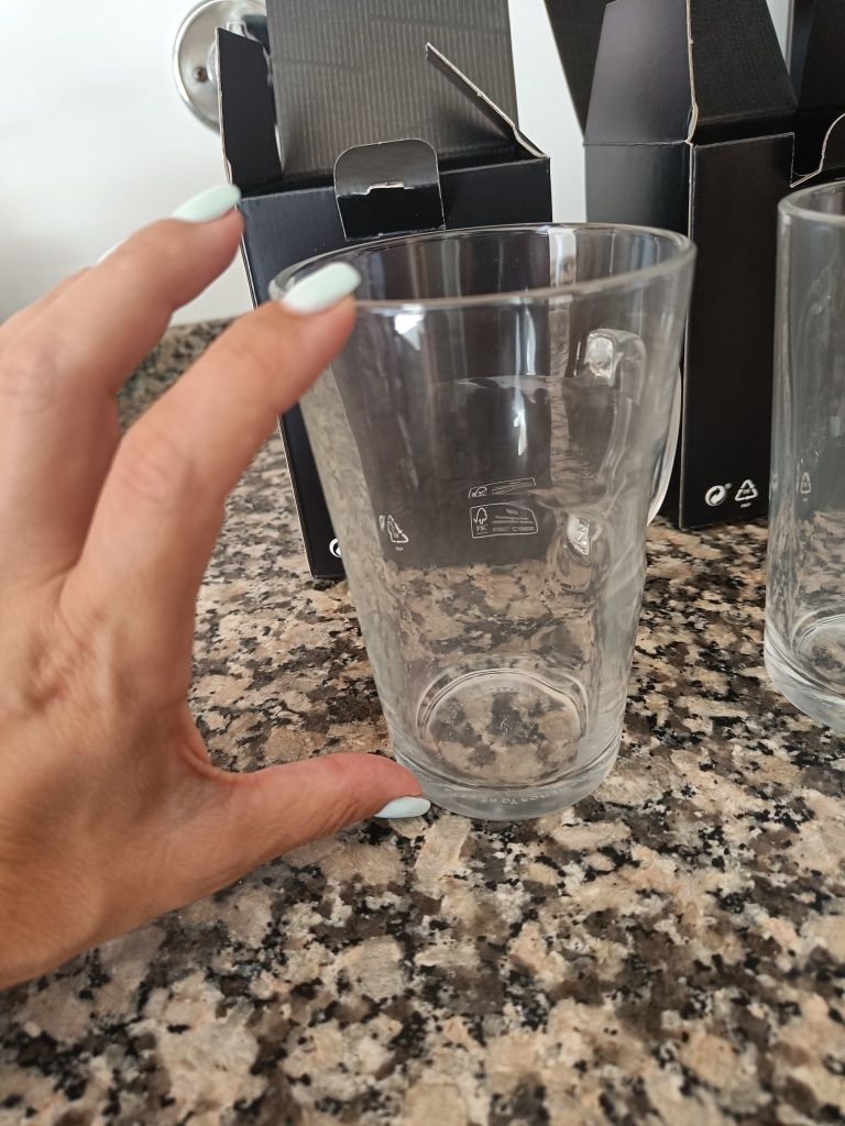 2 canecas Nespresso