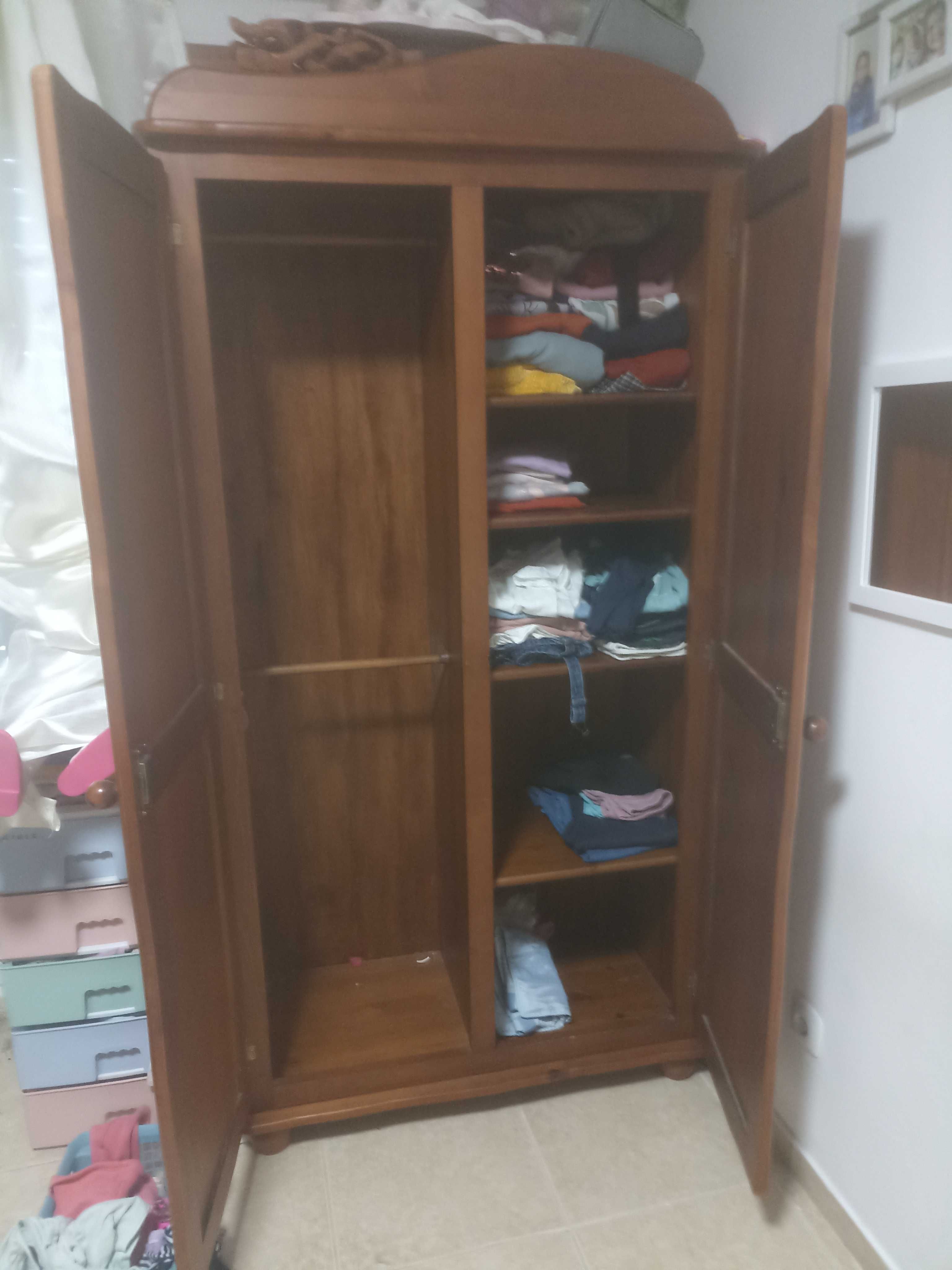 Roupeiro de criancas em pinho