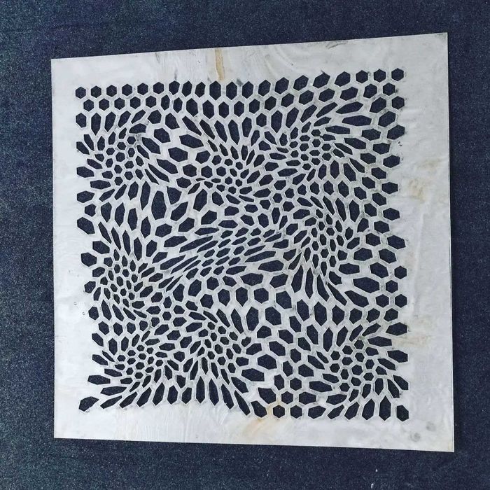 Трафарет пластиковый и самоклейка