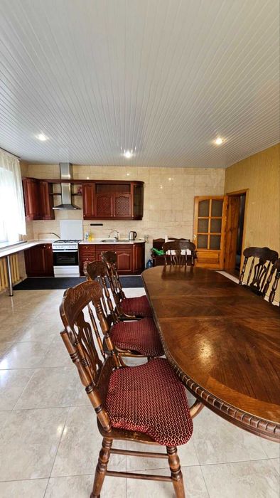 Боярка вул. Ягідна. Будинок, 7 кімнат, гараж. підвал, 6 соток землі.