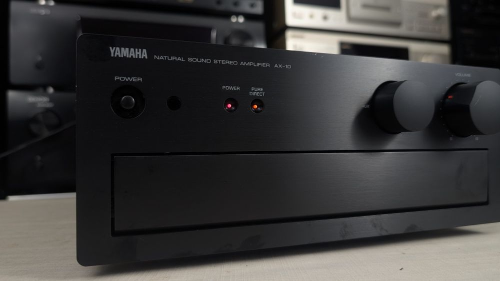 Yamaha AX-10 Flagowy model wzmacniacza stereo serii midi
