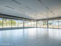 Pavilhão com 375 m2 de área - Zona Industrial