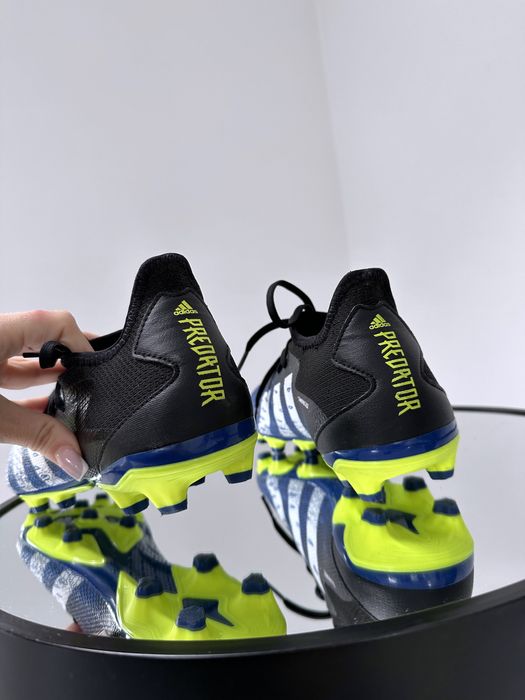 Мощные крутые бутсы с чулком дитячі бутси  Adidas Predator Freak