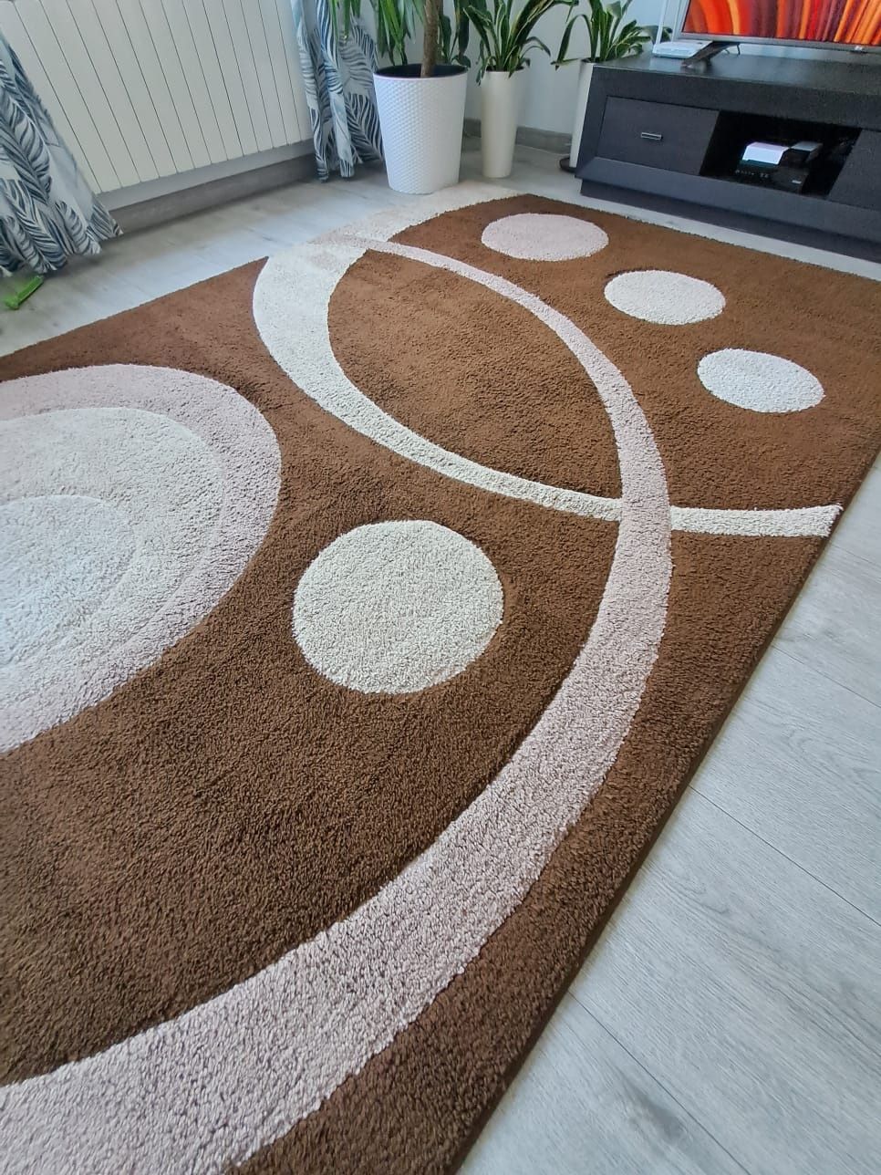 Bardzo ładny duży dywan