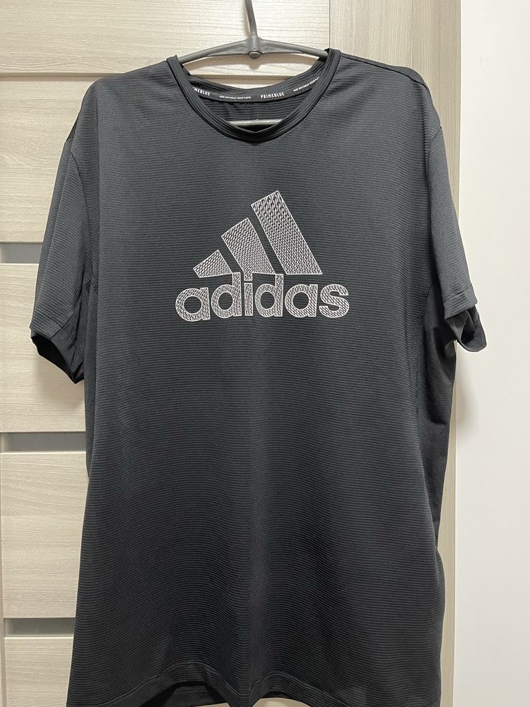 Футболка Adidas для бігу