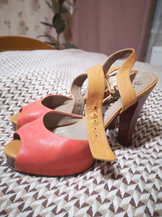 Босоніжки польські шкіряні 37 розмір б/у.