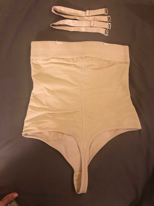 Body BEIJE, Reduz as medidas da cintura, abdómen e região lombar.