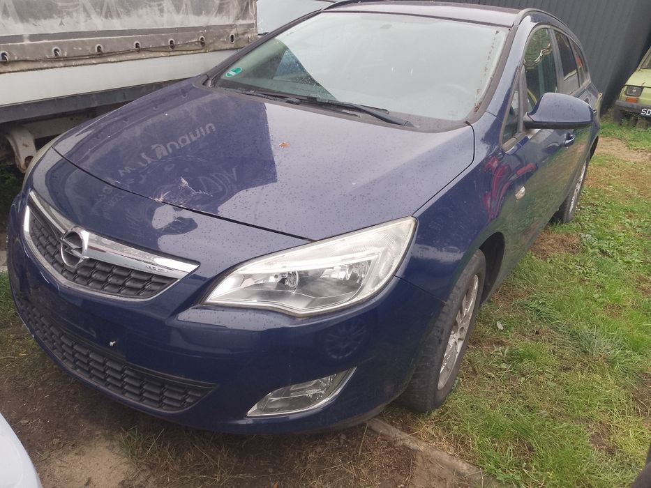 Opel Astra j 2.0 CDTI 2011
