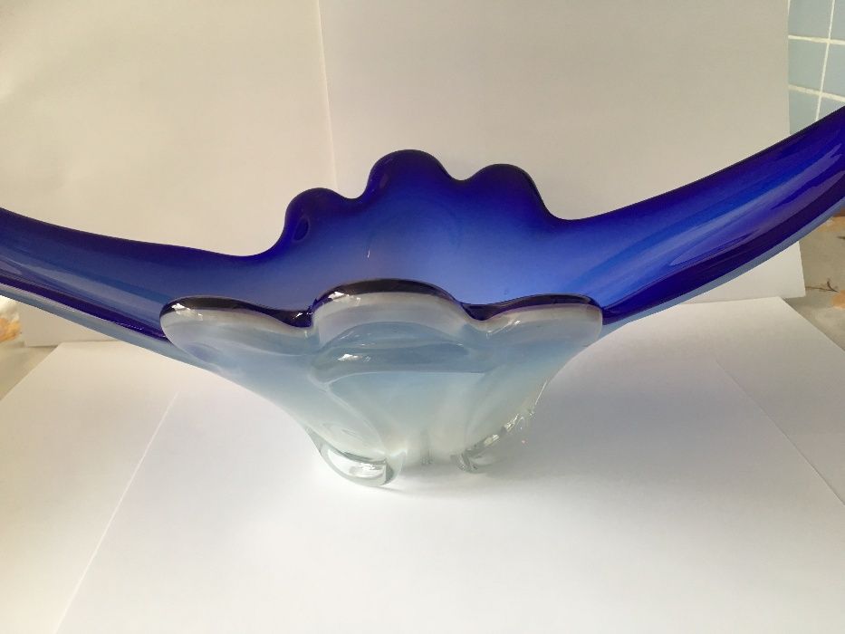 Murano Sommerso azul e branco centerpiece, cerca 1950-Itália