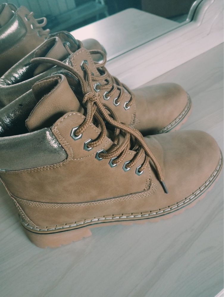 Ботинки в стиле timberland. Ботінки жіночі