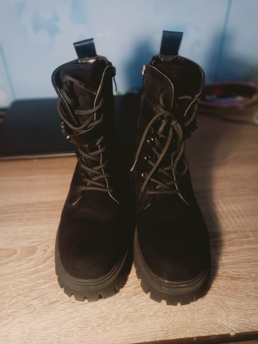 Продам замшевые сапоги