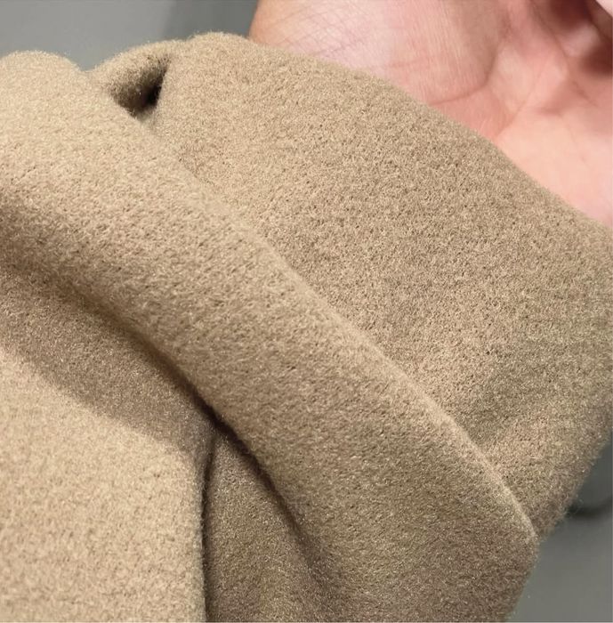 Пальто-бомбер бежевий