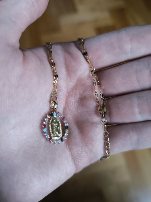 Naszyjnik z Maryją prezent na Komunię świętą, urodziny