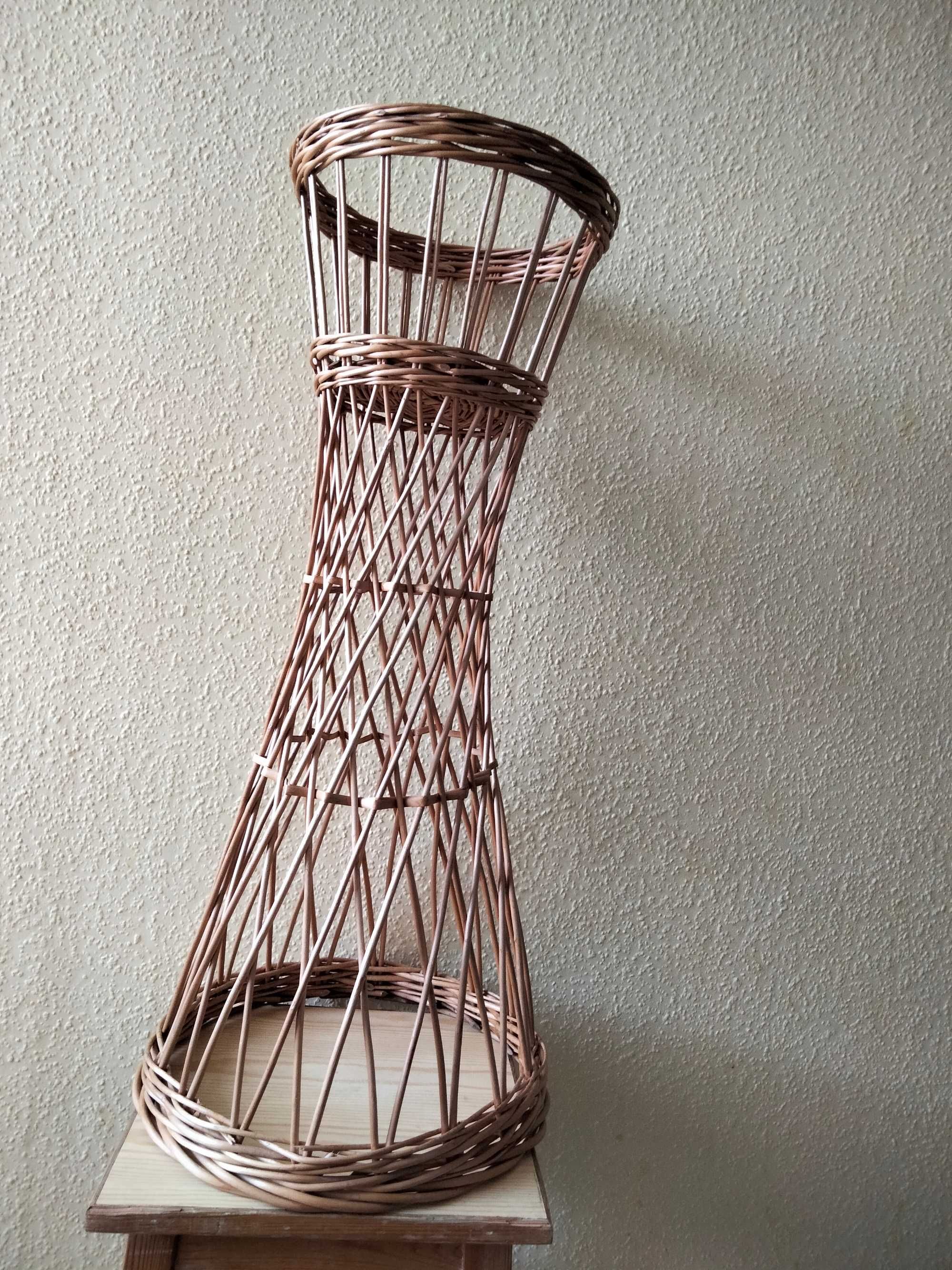 Wiklinowy kwietnik, wysokość - 71cm
