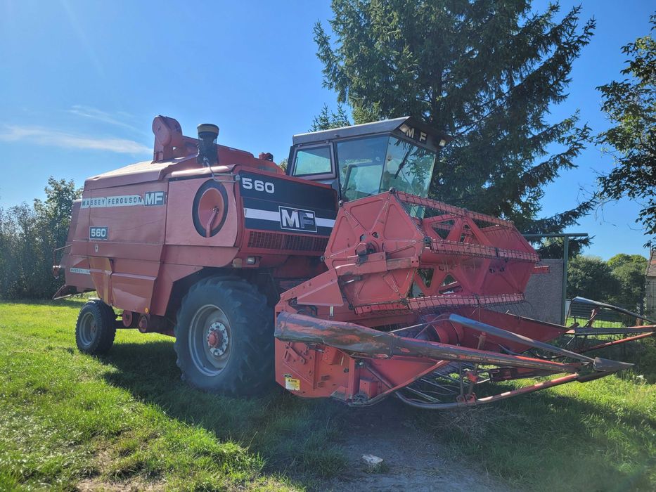 Kombajn Massey Ferguson 560