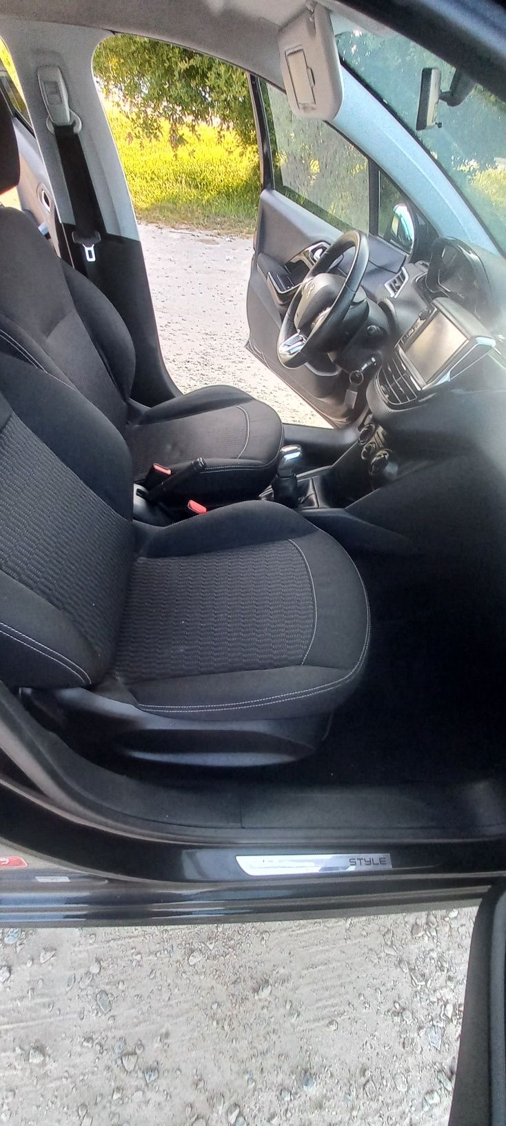Peugeot 208 1.6 hdi