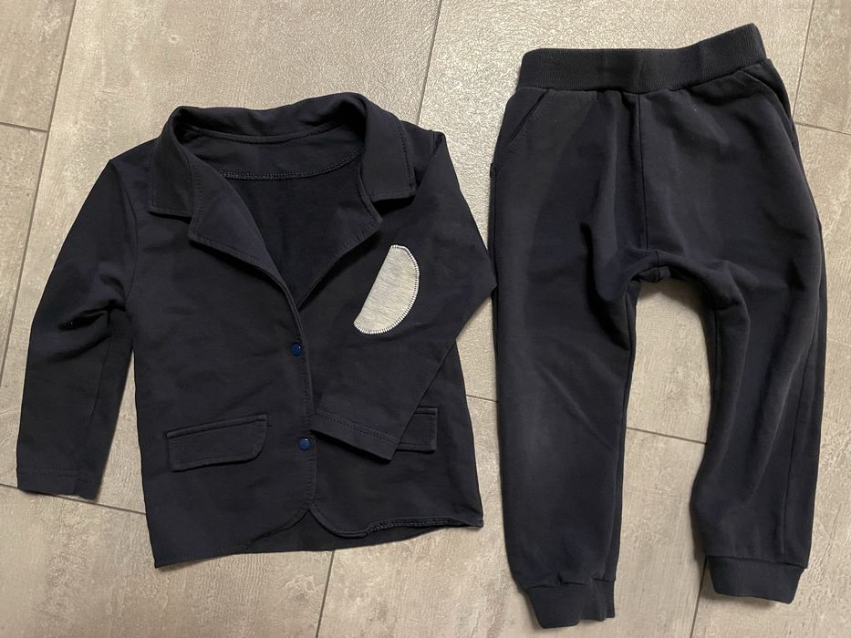 Fabryka Bodziaków garnitur spodnie marynarka granatowy rozm. 98