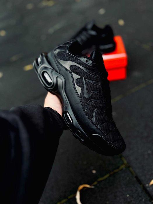 Мужские кроссовки Nike TN PLUS Черные Чоловічі кросівки найк ТН ПЛЮС