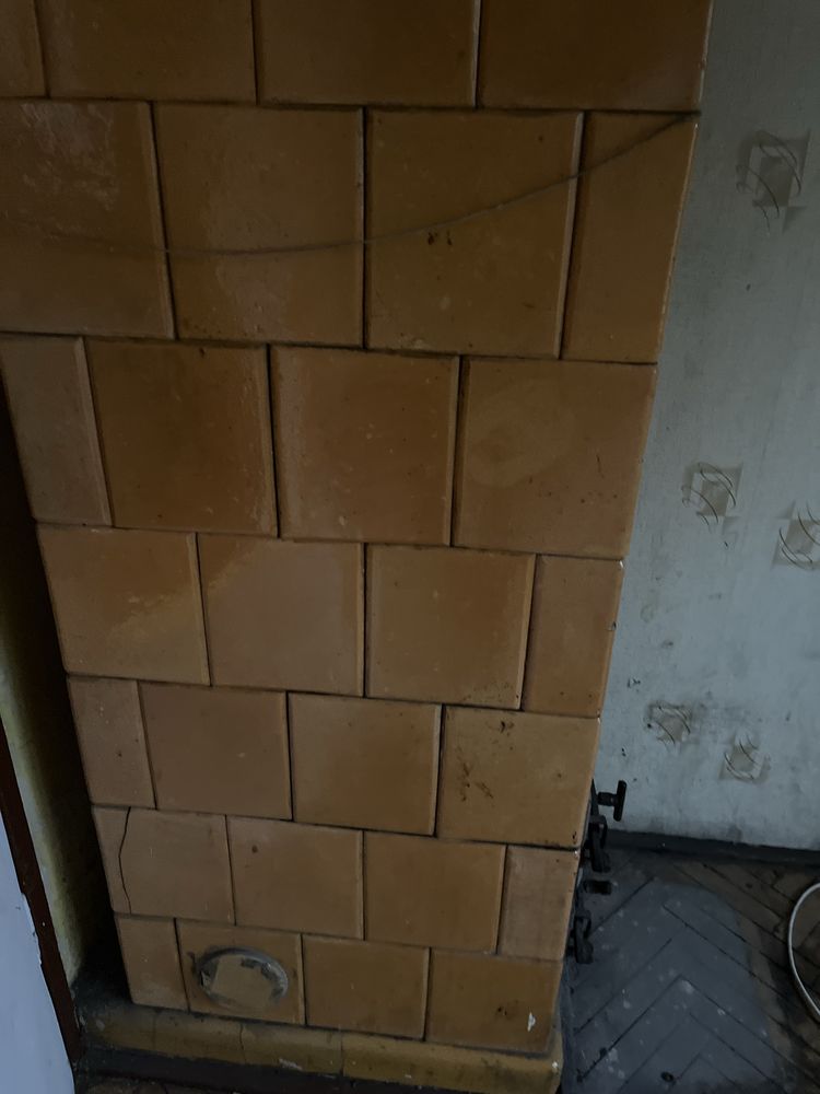 Piece kaflowe. Jasno żółte kafle. Za darmo.