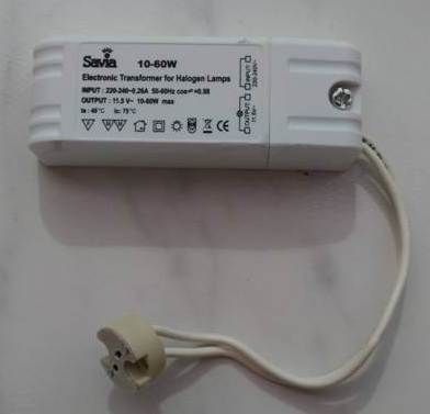 Transformadores para lâmpadas de 12V, como novos.