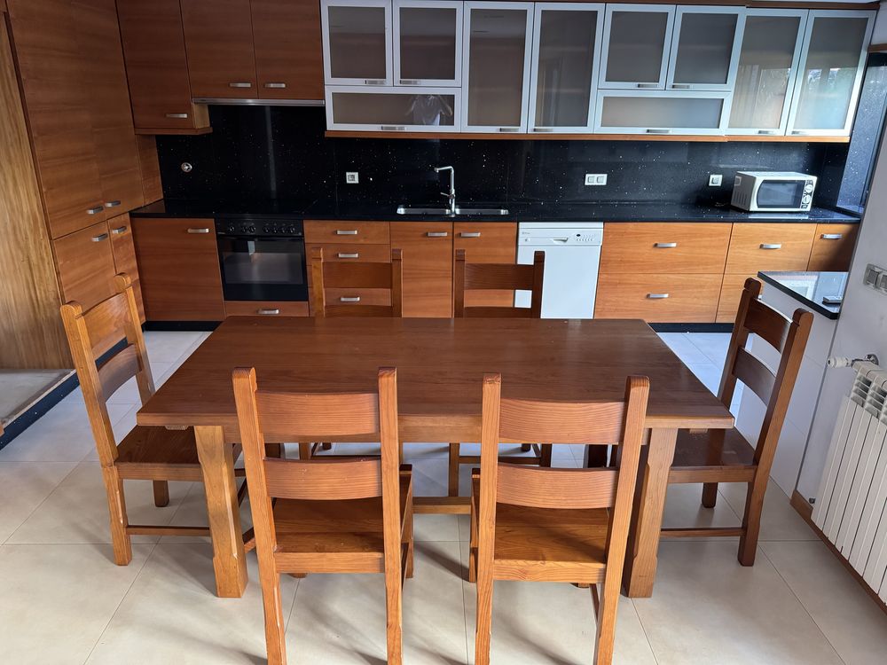 Conjunto de moveis de sala e quartos em pinho maciço