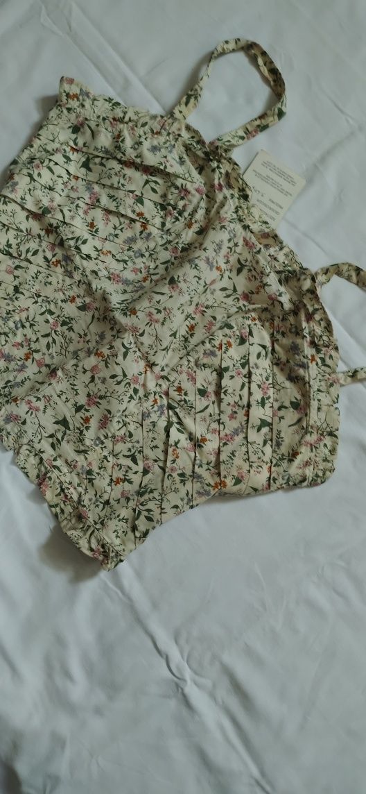 Top multicolor com alças curto.