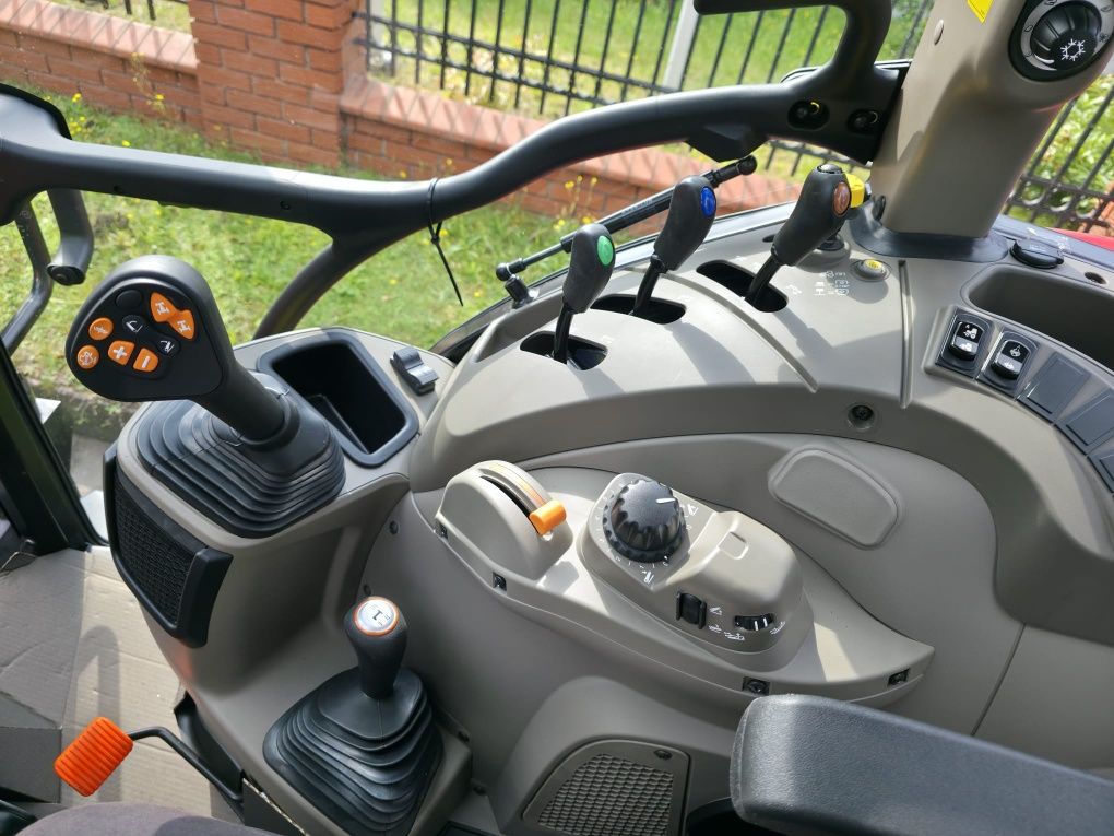 Ciągnik Case Farmall 90 C 2025 fabrycznie nowy