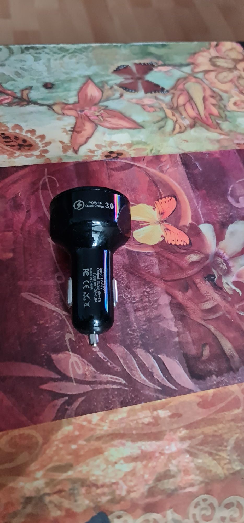 Ładowarka samochodowa 3x Usb w tym jeden port 3.0. Nowa.