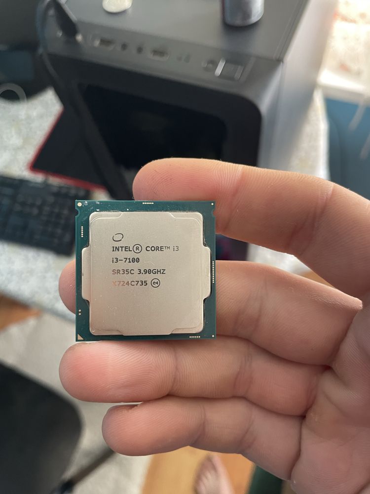 Процесор Intel core i3 7100
