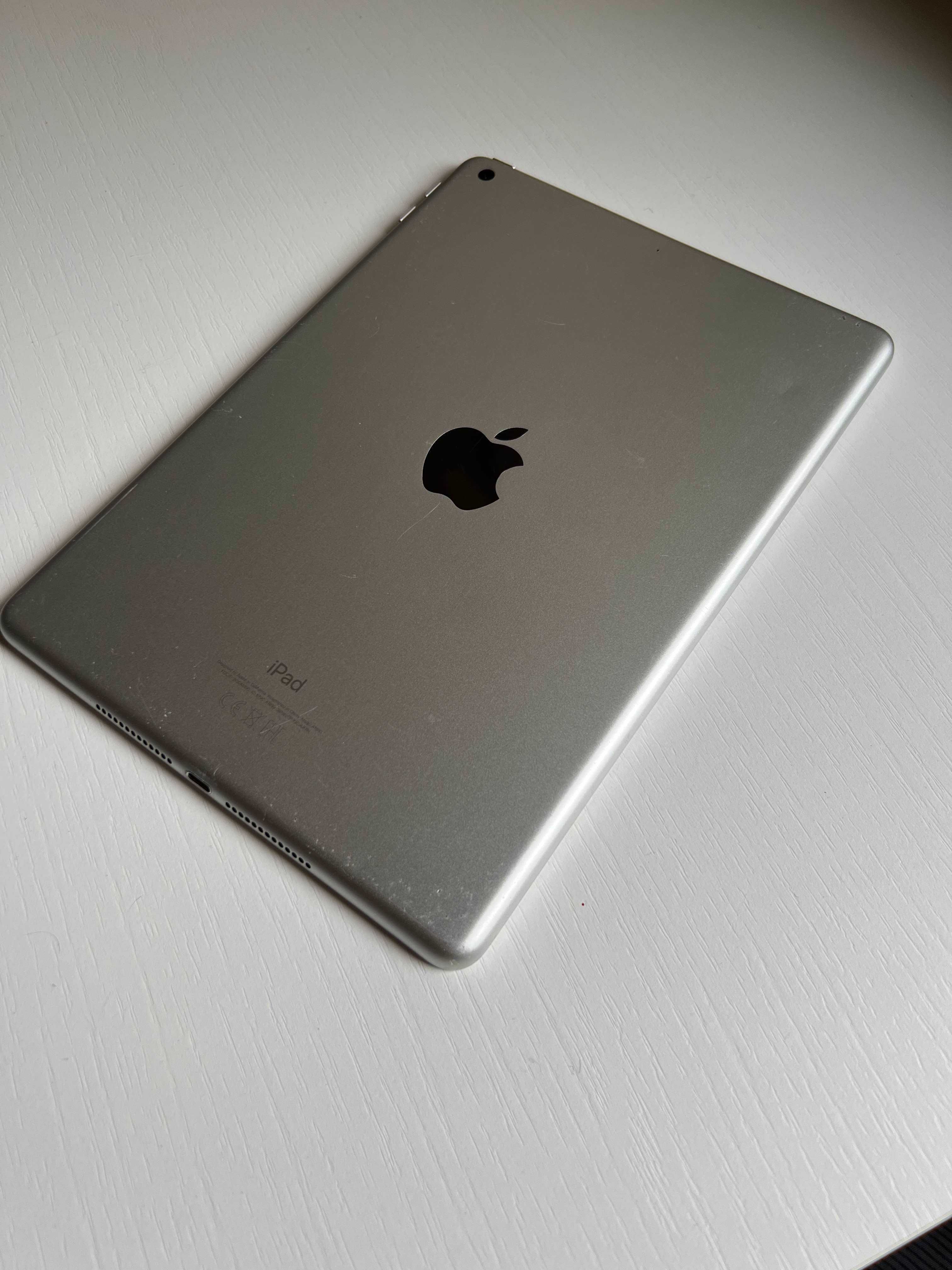 iPad 6 generacji, 128 GB Wi-Fi, bez blokad