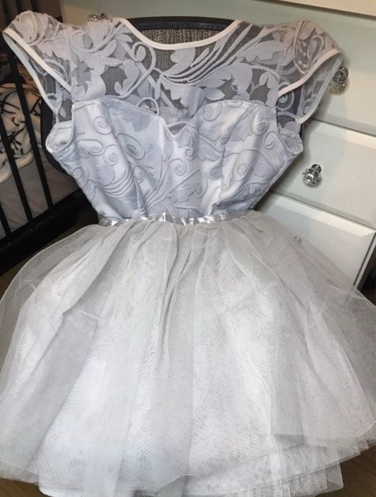 Szara tiulowa sukienka balowa, rozmiar 36