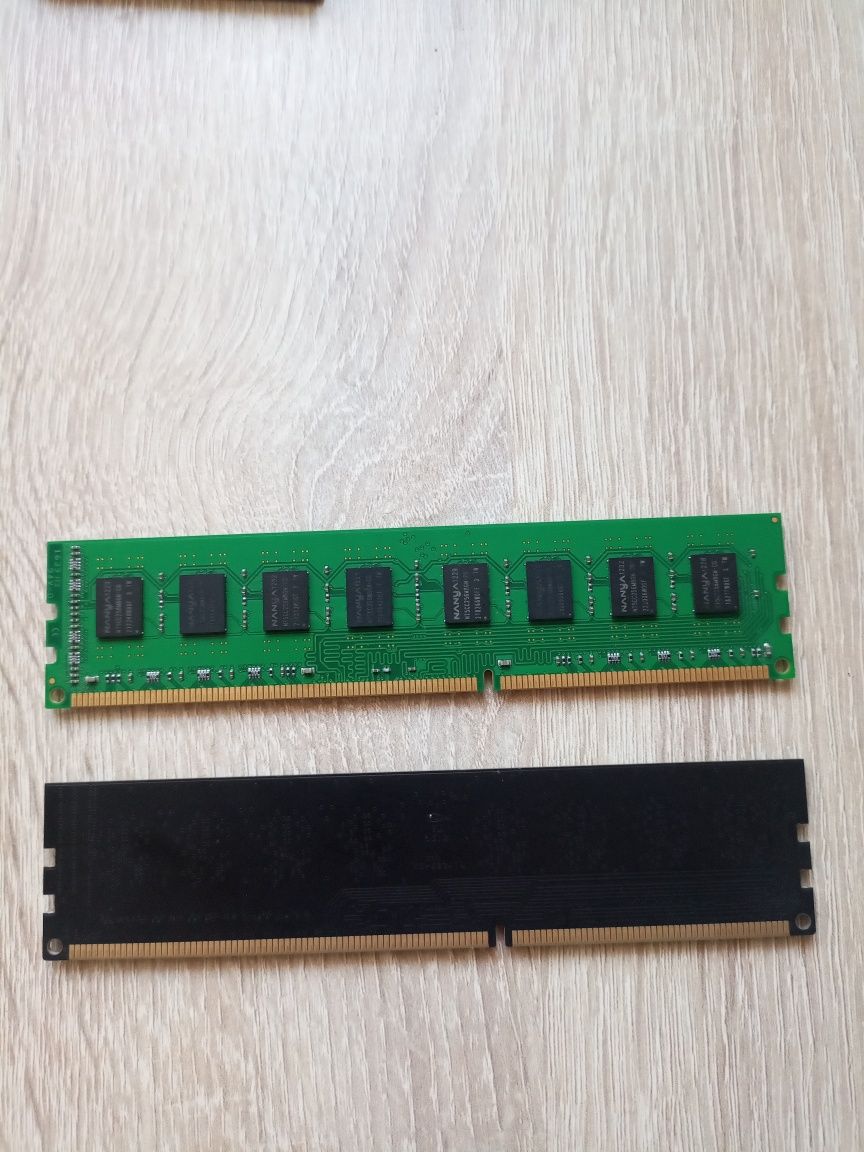 Продам память DDR3 4gb 1600