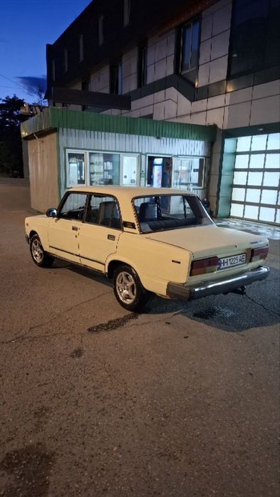 ВАЗ 2107 жигули.