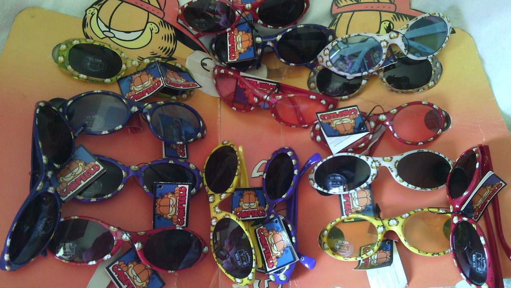 Lote de 25 Óculos de Sol Crianaça Marca Garfield