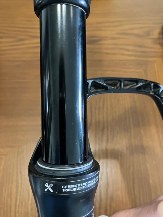 Rock Shox Reba RL 29 100mm Boost - revisão acabada de fazer