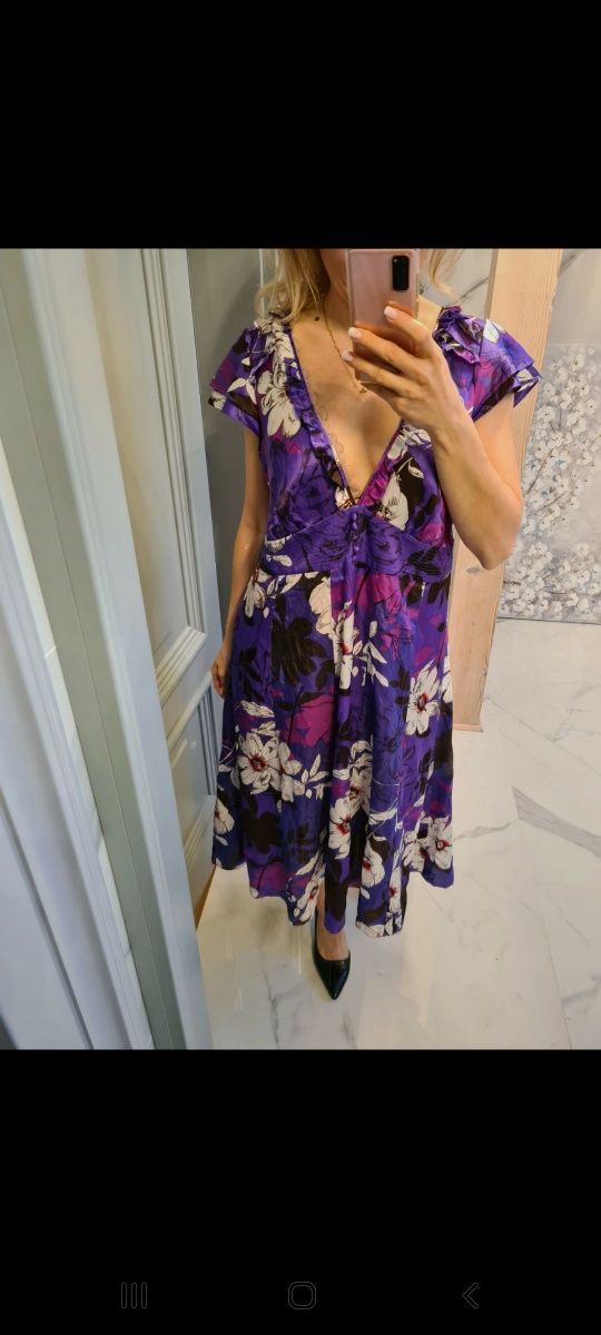 Śliczna, zwiewna fioletowa sukienka