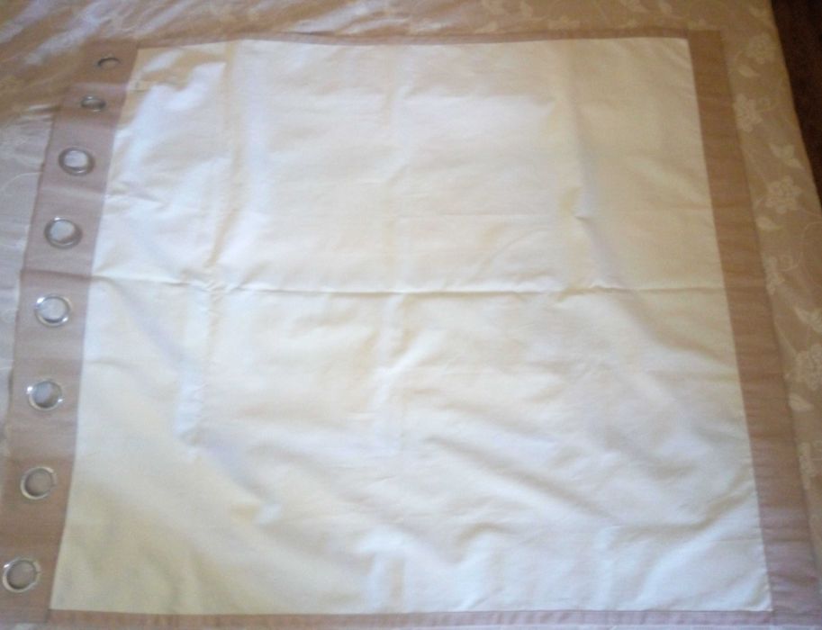 Бежева штора 134*116см на люверсах з світлонепроникним напиленням