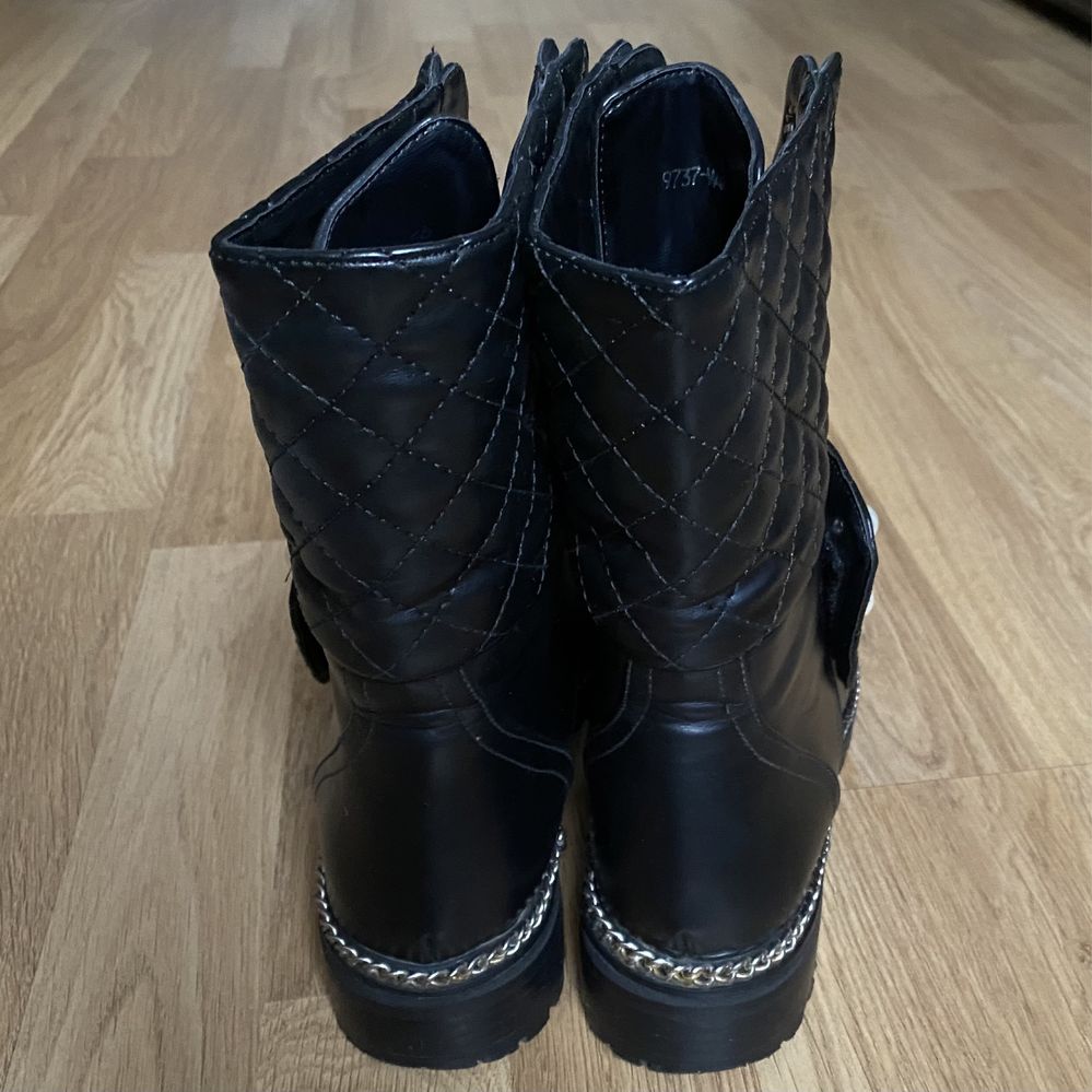 Ботинки CHANEL женские