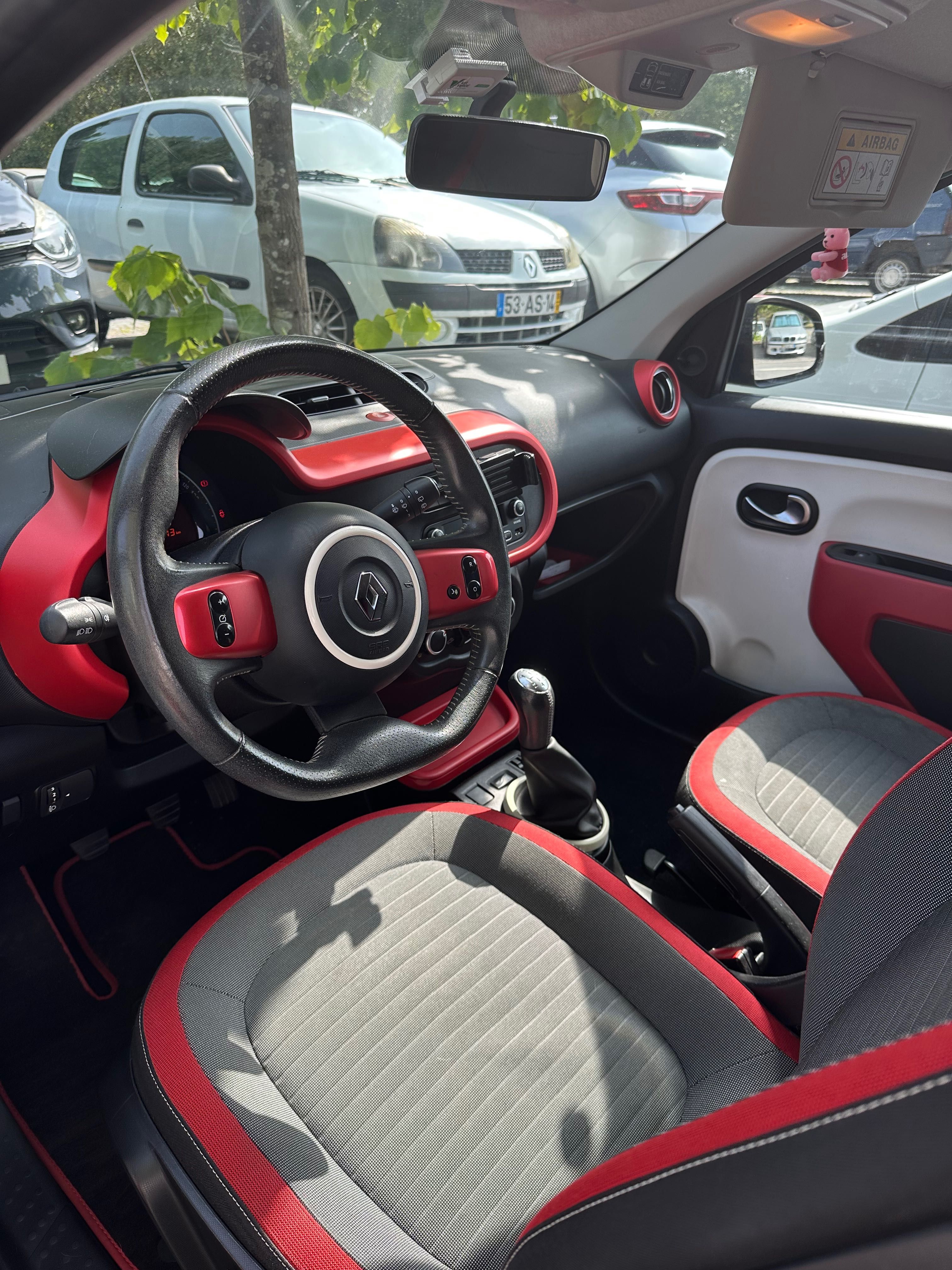 Renault Twingo Preto e vermelho