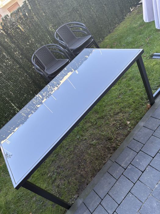 Sprzedam komplet na taras. Stolik , 6 krzesel , parasol